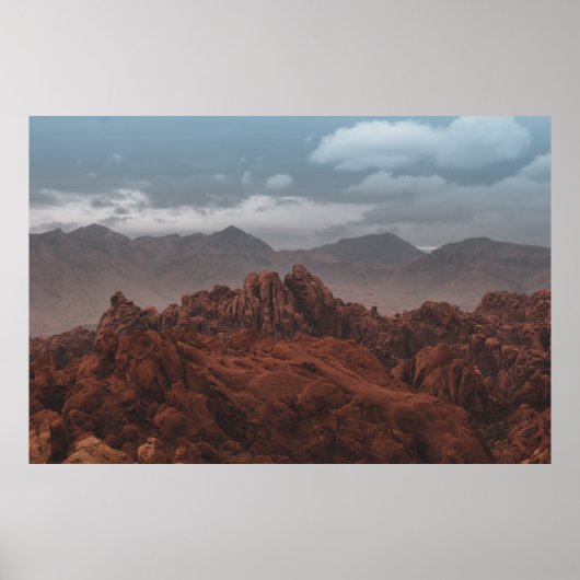 ROCKY MOUNTAINES ONDER GRAY SKIES POSTER (Voorkant)