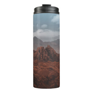 ROCKY MOUNTAINES ONDER GRAY SKIES THERMOSBEKER