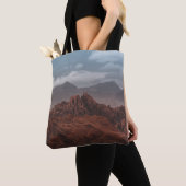 ROCKY MOUNTAINES ONDER GRAY SKIES TOTE BAG (Dichtbij)