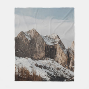 ROCKY MOUNTAINS NEAR PINE TREES FLEECE DEKEN