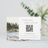 Rocky Pine Mountain Seascape Bruiloft QR Code RSVP Informatiekaartje (Staand voorkant)