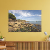 Rocky Seaside met motorboot Canvas Afdruk (Insitu (Woonkamer))