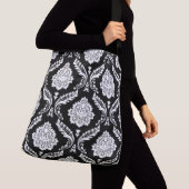 Rococo Damask Groot Patroon Wit op Zwart Crossbody Tas (Dichtbij)