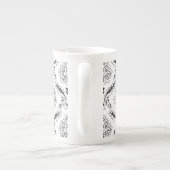 Rococo Damask Lijnpatroon Zwart op Wit Porselein Kop (Achterkant)