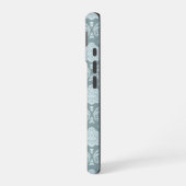 Rococo Damask Rpt Pattern Duck Egg Blue+Teal iPhone 16 Hoesje (Linkerkant)