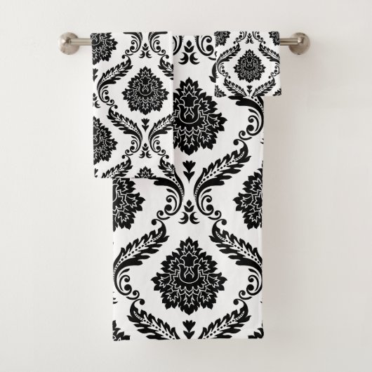 Rococo Damast Gemengd Patroon Zwart op Wit Bad Handdoek (Insitu)