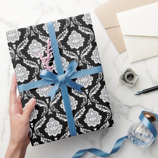Rococo Damast Rpt Patroon Wit op Zwart Cadeaupapier (Geschenken)