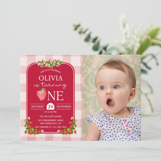 Rode aardbei 1e verjaardag foto meisje feest kaart (Staand voorkant)