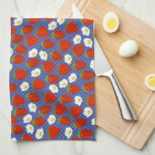 Rode aardbei met marineblauwe witte mandvlecht ach theedoek (Quarter Fold)