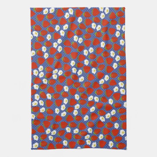 Rode aardbei met marineblauwe witte mandvlecht ach theedoek (Verticaal)