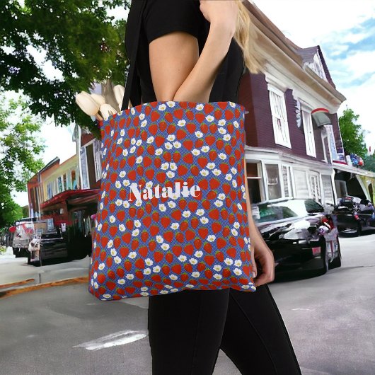 Rode aardbeien en witte bloemen op marine tote bag
