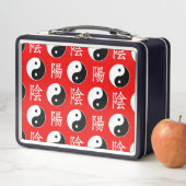 Rode achtergrond Chinees Yinyang patroon (In situ)