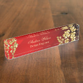Rode achtergrond met gouden rozen op maat naambordje (Zijkant)
