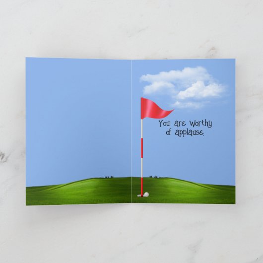 Rode afgestudeerkap op Golfbal Kaart (Binnen)