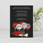 Rode Afstudeerder Pet Foto Afstuderen Uitnodiging (Staand voorkant)