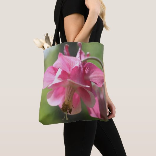 Rode akelei bloem close-up  tote bag (Dichtbij)