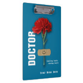 Rode Anjer Aangepaste Naam Klembord voor Doctor (Rechts)