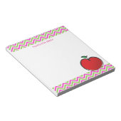 Rode Appel Chevron Patroon Persoonlijk Monogram Notitieblok (Schuin)