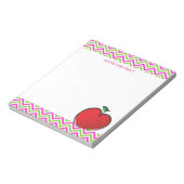 Rode Appel Chevron Patroon Persoonlijk Monogram Notitieblok (Linkerzijde)