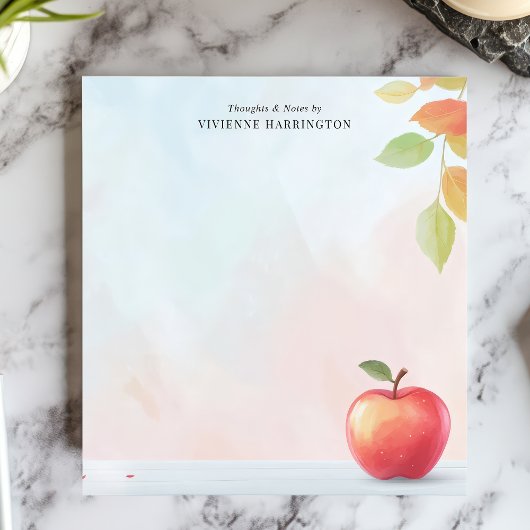 Rode appel en herfstbladeren gepersonaliseerd notitieblok