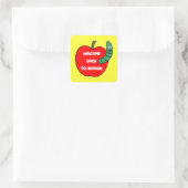 rode appel groene worm vierkante sticker (Tas)