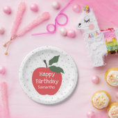 Rode appel past naam aan voor blije verjaardag papieren bordje (Feest)