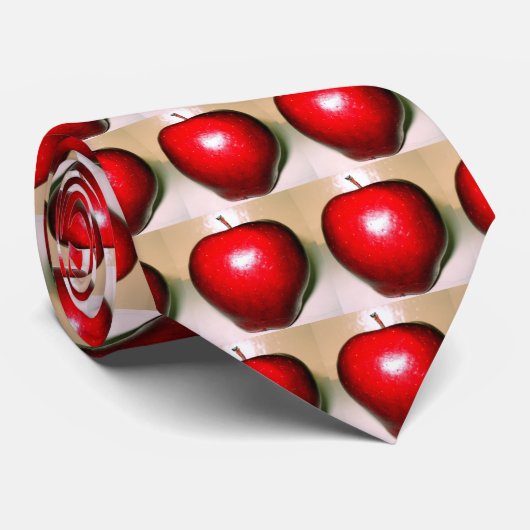 rode appel stropdas (Opgerold)