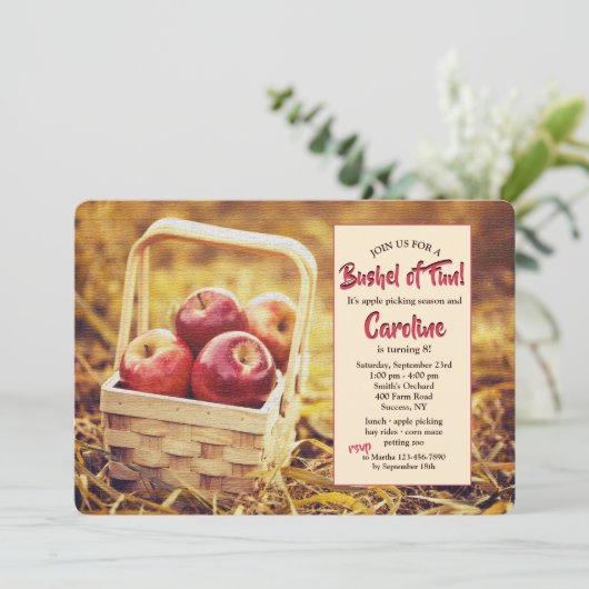 Rode appels in een mand uitnodiging (Staand voorkant)