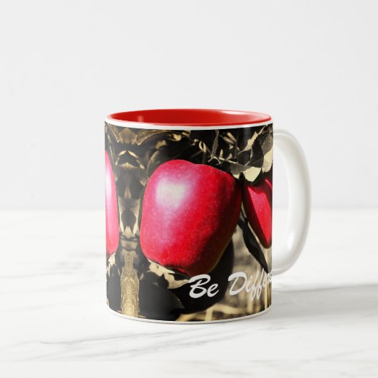 Rode appels zijn anders Inspirerend Tweekleurige Koffiemok (Voorkant rechts)