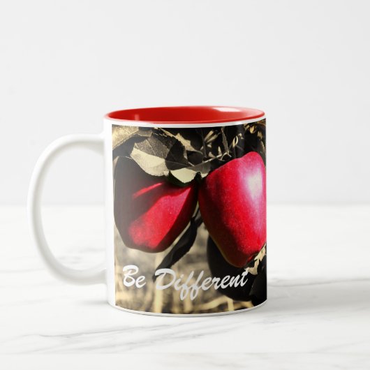 Rode appels zijn anders Inspirerend Tweekleurige Koffiemok (Links)