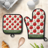 Rode Apple Patroon Gepersonaliseerde Naam Ovenwant & Pannenlap Set