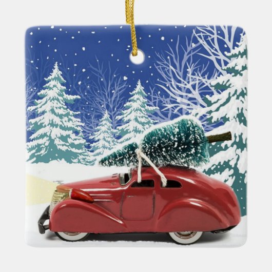 Rode auto met kerstboom op dak keramisch ornament (Voorkant)