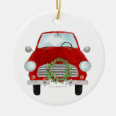 Rode auto met kerstkrans keramisch ornament (Voorkant)