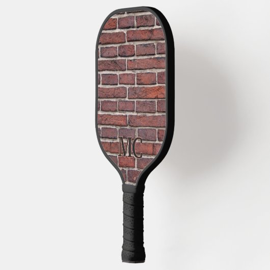 Rode bakstenen muur met Initialen of naam Pickleball Paddle (Links)