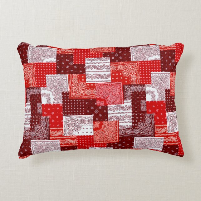 Rode Bandana Patchwork Paisley Naaipatroon Accent Kussen (Voorkant)