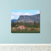 Rode Barn en de berg Enumclaw Canvas Afdruk (Insitu (Houten vloer))