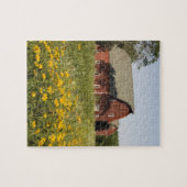 Rode Barn en gele wilde bloemen Legpuzzel (Horizontaal)