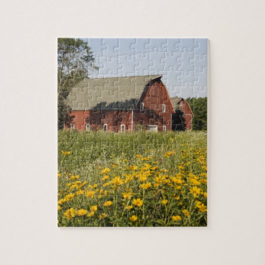 Rode Barn en gele wilde bloemen Legpuzzel (Verticaal)