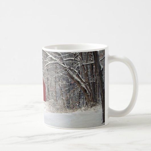 Rode Barn in de sneeuw van 2011 Koffiemok (Rechts)