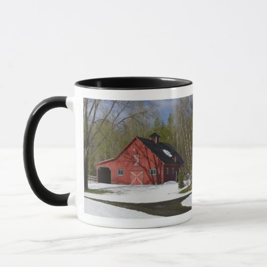 Rode Barn in de winter Mok (Links)