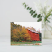 Rode Barn in Herfst Briefkaart (Staand voorkant)
