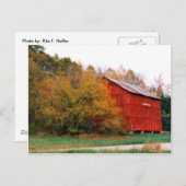 Rode Barn in Herfst Briefkaart (Voorkant / Achterkant)