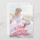 Rode belettering overlay zeer vrolijke kerstfoto feestdagenkaart (Voorkant)