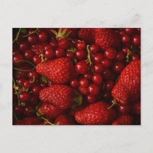 Rode bessen en aardbeien briefkaart