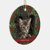 Rode bessen en kerstgroenen 2 Fotofoto's Keramisch Ornament (Rechts)