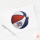 rode blanke jongens basketbalteam kleuren ronde sticker (Envelop)
