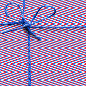 Rode blauw-witte Chevron Stripes - Abstract Trippy Cadeaupapier