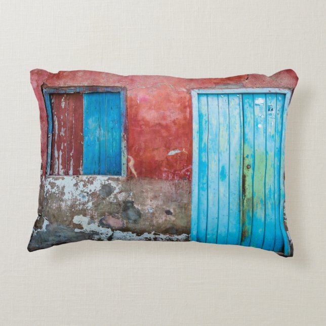Rode, blauwe en grijze wand, deur en raam accent kussen (Achterkant)