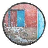 Rode, blauwe en grijze wand, deur en raam hockey puck (Voorkant)
