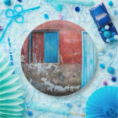 Rode, blauwe en grijze wand, deur en raam papieren bordje (Feest)